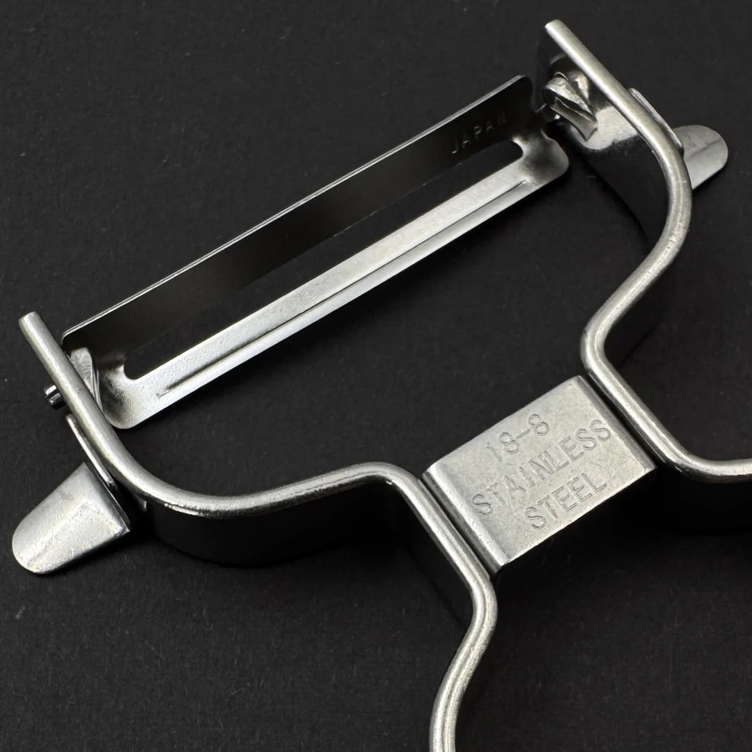 Curved Blade Stainless Steel Peeler - Image 2