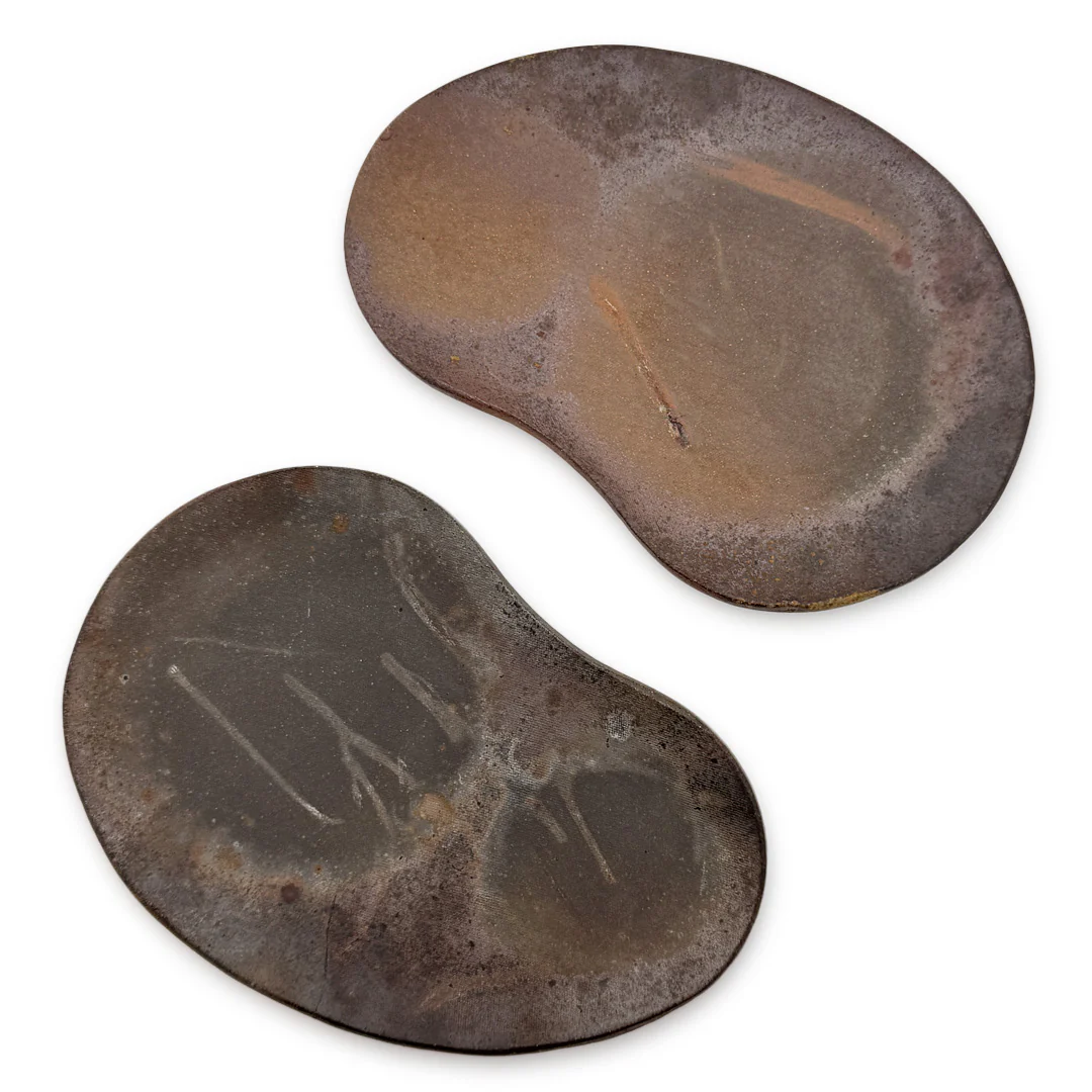 Kanayama Matte Brown Bean Shaped Plate 9.17" x 6.38" - Image 3