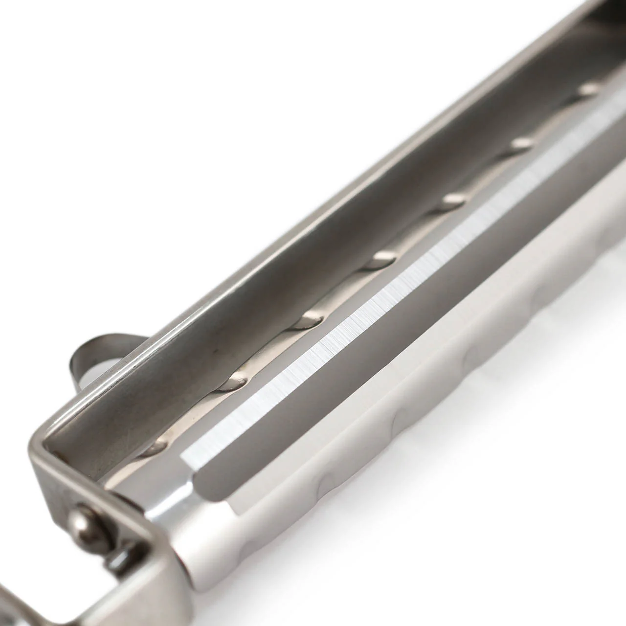 Kai-Jirushi Pro Long Peeler with Stainless Carbon Blade - Image 4