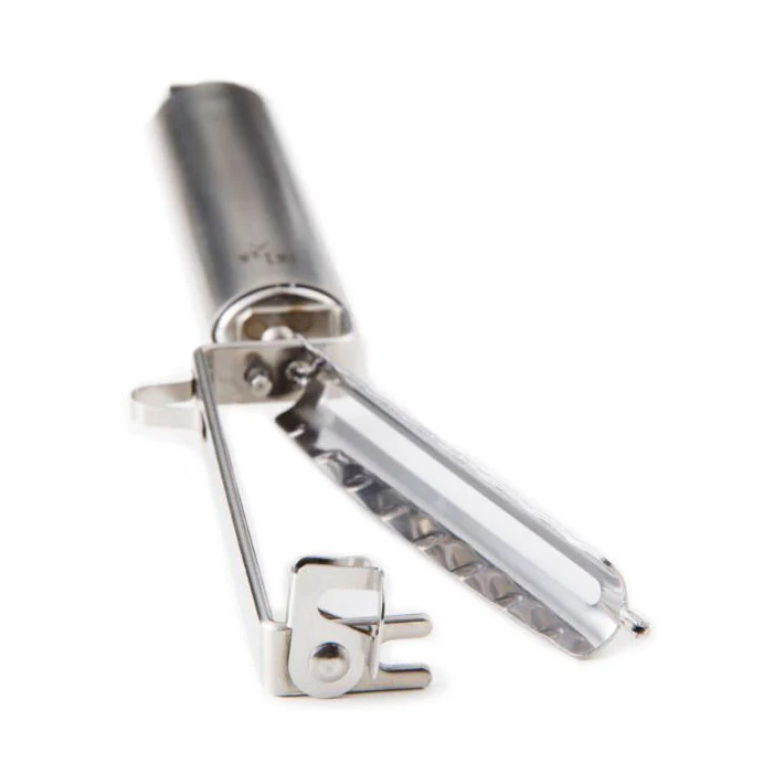Kai-Jirushi Pro Long Peeler with Stainless Carbon Blade - Image 5
