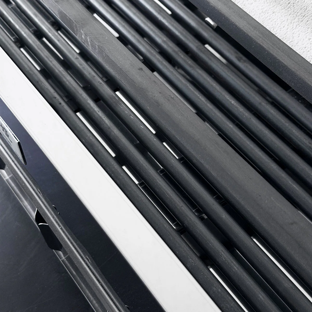 Teruhime Charcoal Konro Grill Wide Large 29.5" x 9.4" - Image 4