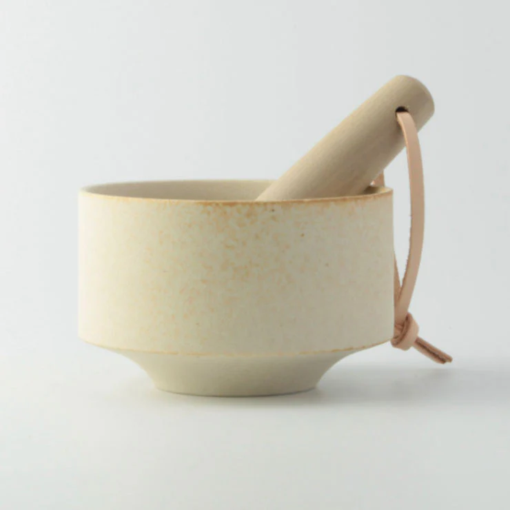 Yamatsu Matcha Tea Bowl Beige Combed Interior 12 fl oz / 5.9" dia with Muddler
