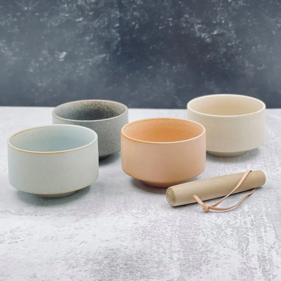 Yamatsu Matcha Tea Bowl Pink Combed Interior 12 fl oz / 5.9" dia with Muddler - Image 9